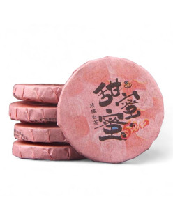 Червоний чай з трояндою